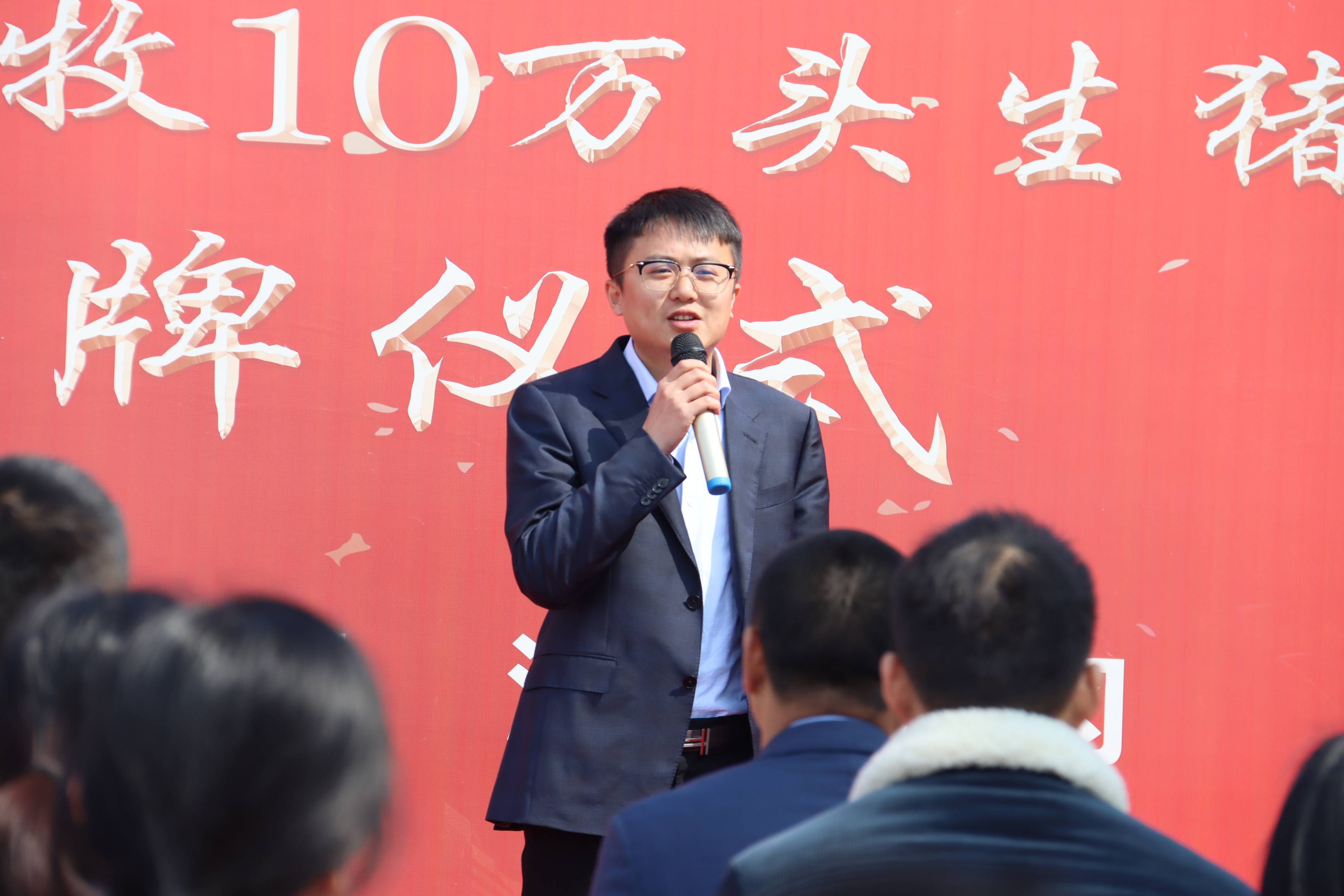 蓝月亮香港正版资料大全