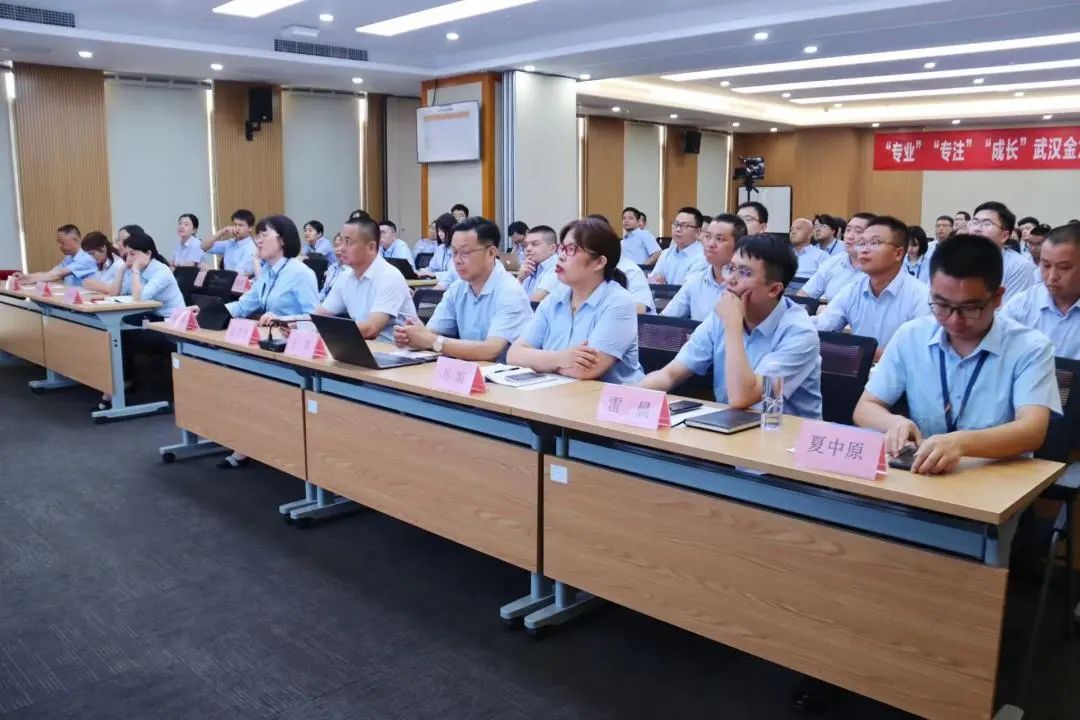 蓝月亮香港正版资料大全